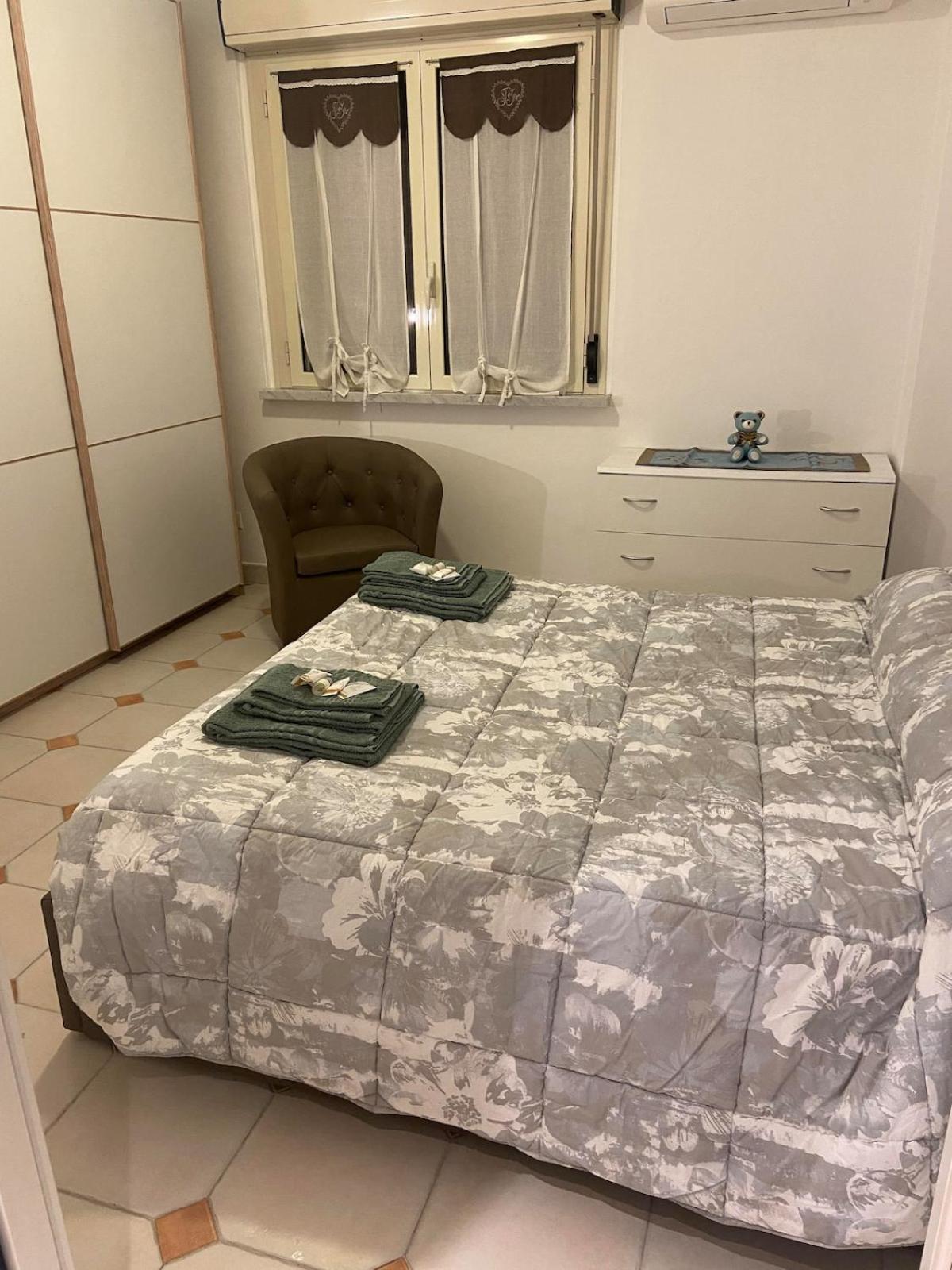 With Independent Entrance Appartamento